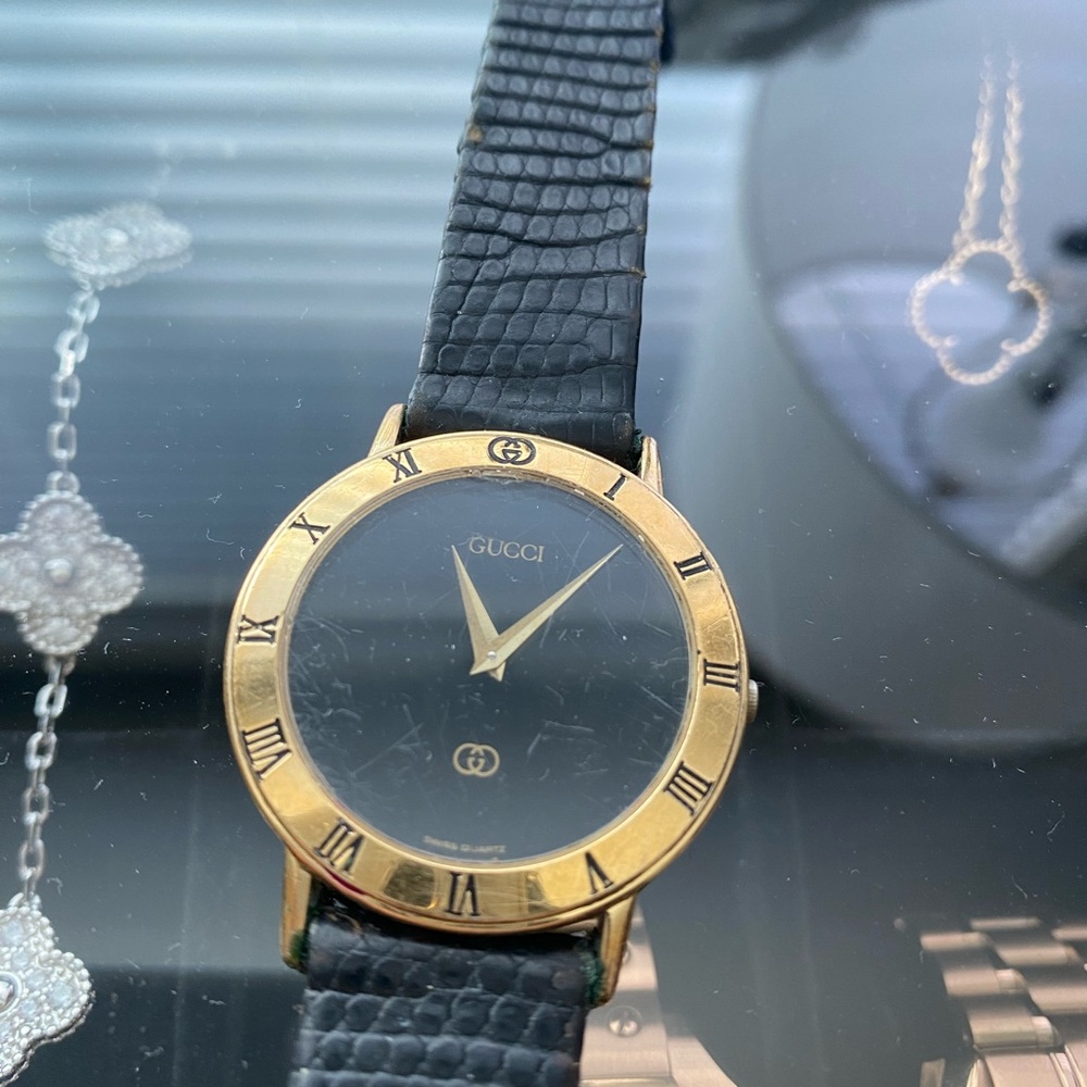 VINTAGE SWISS GUCCI WATCH - Picture 3 of 3
